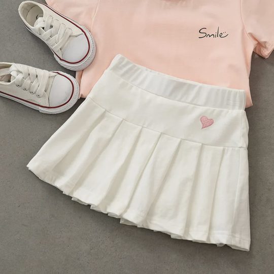 【2Y-15Y】Girls Casual College Heart Shape Embroidered Pleated Skirt - 33279