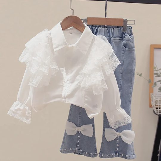 【3Y-10Y】2-piece Girl Sweet White Chiffon Lace Panel Ruffle Lapel Shirt And Bowknot Flared Jeans Set - 34452