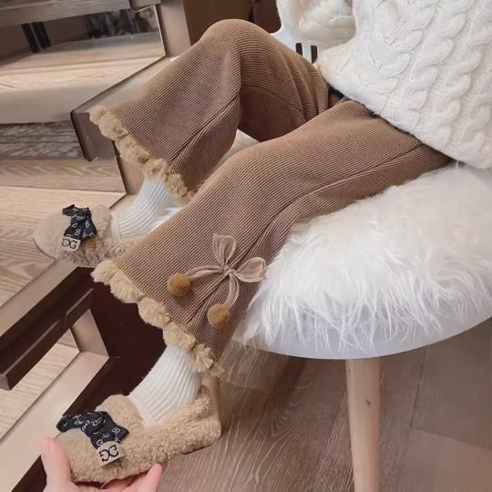 【18M-7Y】Girls Fashionable Fur Ball Design Padded Fleece Corduroy Pants